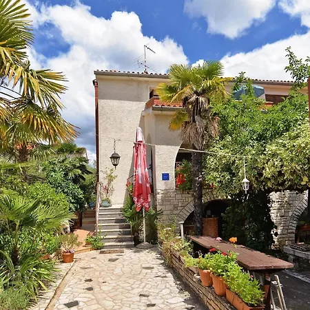 Apartment Fuer 6 Personen Ca 60 Qm In Rovinj, Istrien Istrische Riviera *